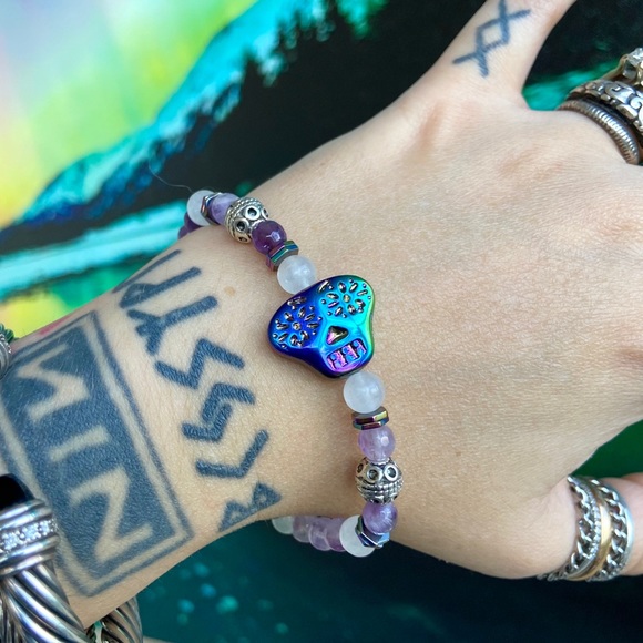 Rainbow sugar skull white agate & amethyst beads - Picture 12 of 13